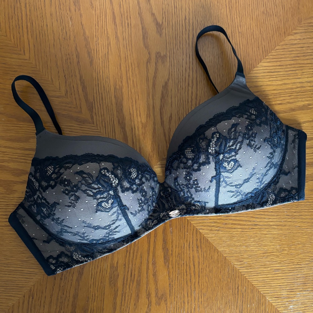 BRAND NEW BRA SIZE 36DD/E
